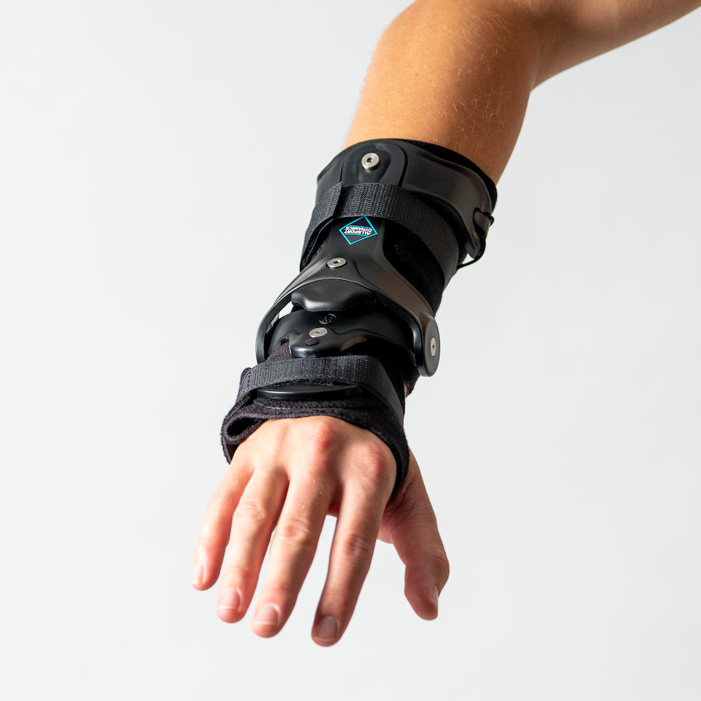IMC Lacer Wrist Brace Handgelenkorthese für Stabilisierung, getragen am Handgelenk mit ergonomischer Passform.